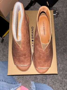 Lucky Brand Women’s Brown Open-Toe Suede Slip-Ons